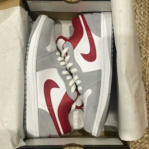 Air Jordan 1 Low SE US10 BNIB